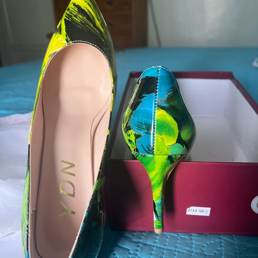 Beautiful multi colored heels size 9. New
